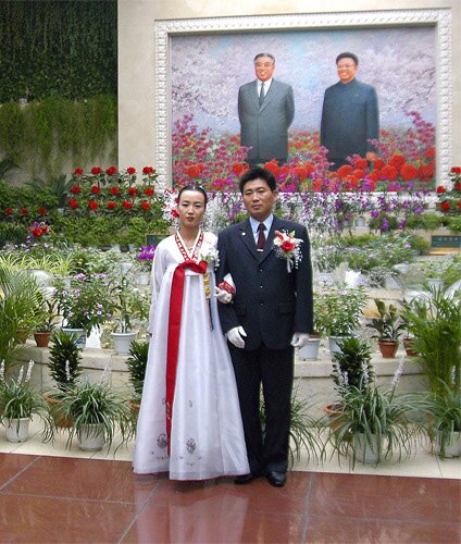 north_korea_wedding_photo.jpg